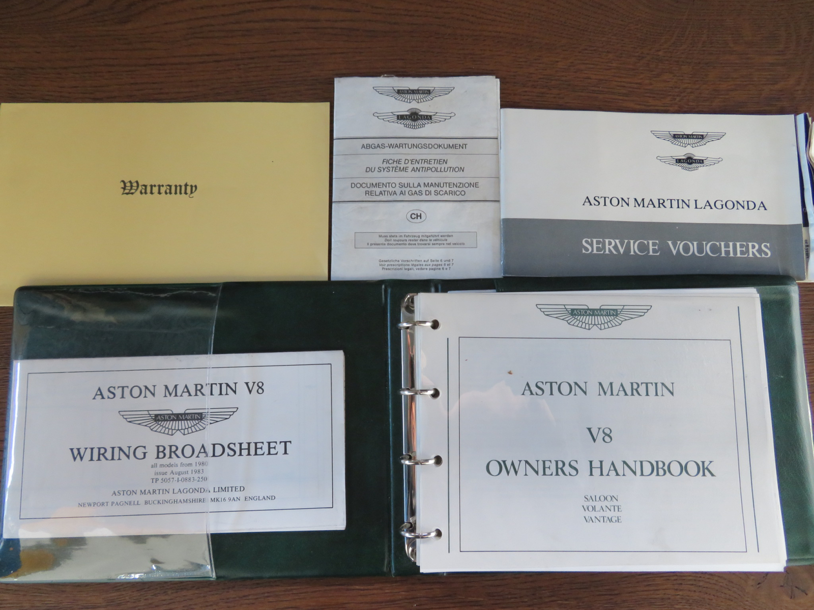 Aston Martin V8 Volante Cabriolet