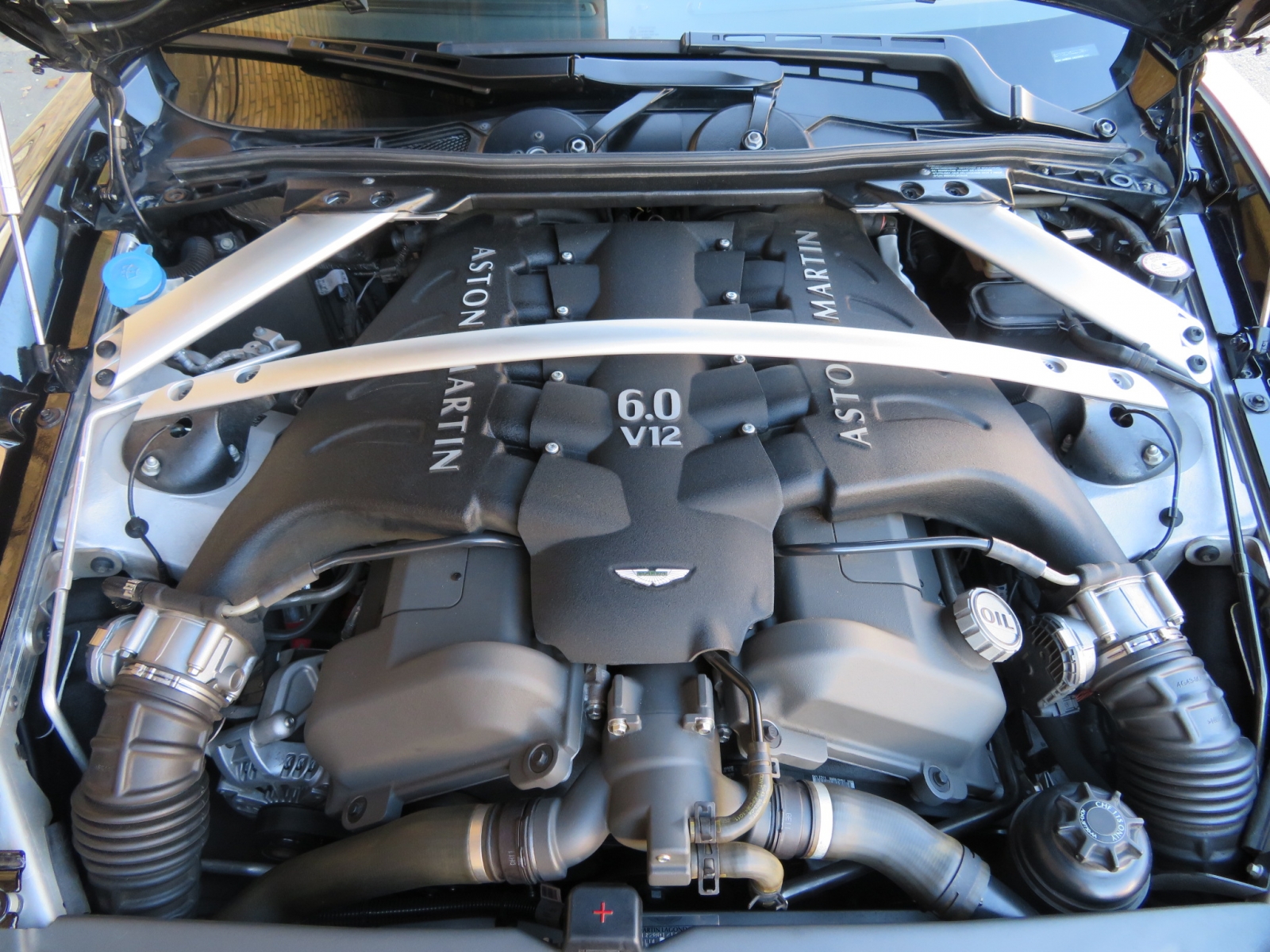 Aston Martin Virage V12 Coupé