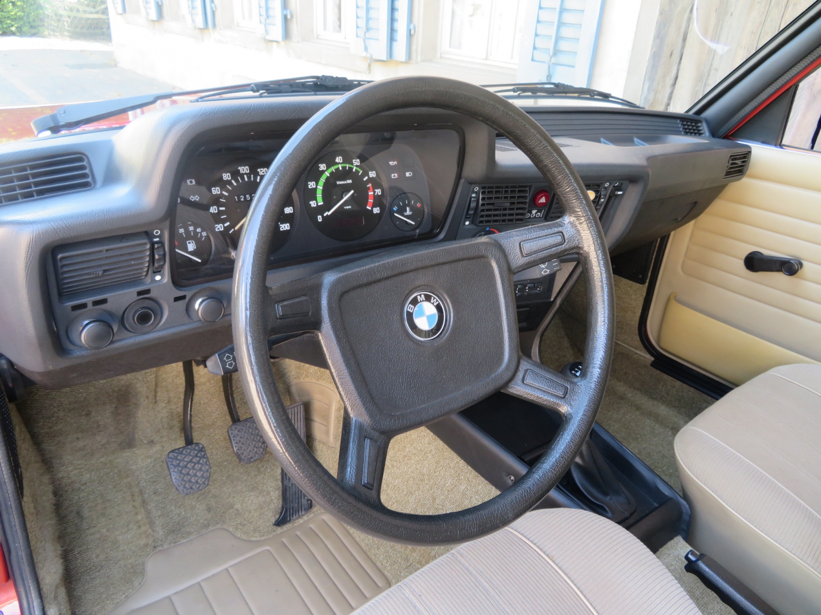 BMW 318i Limousine