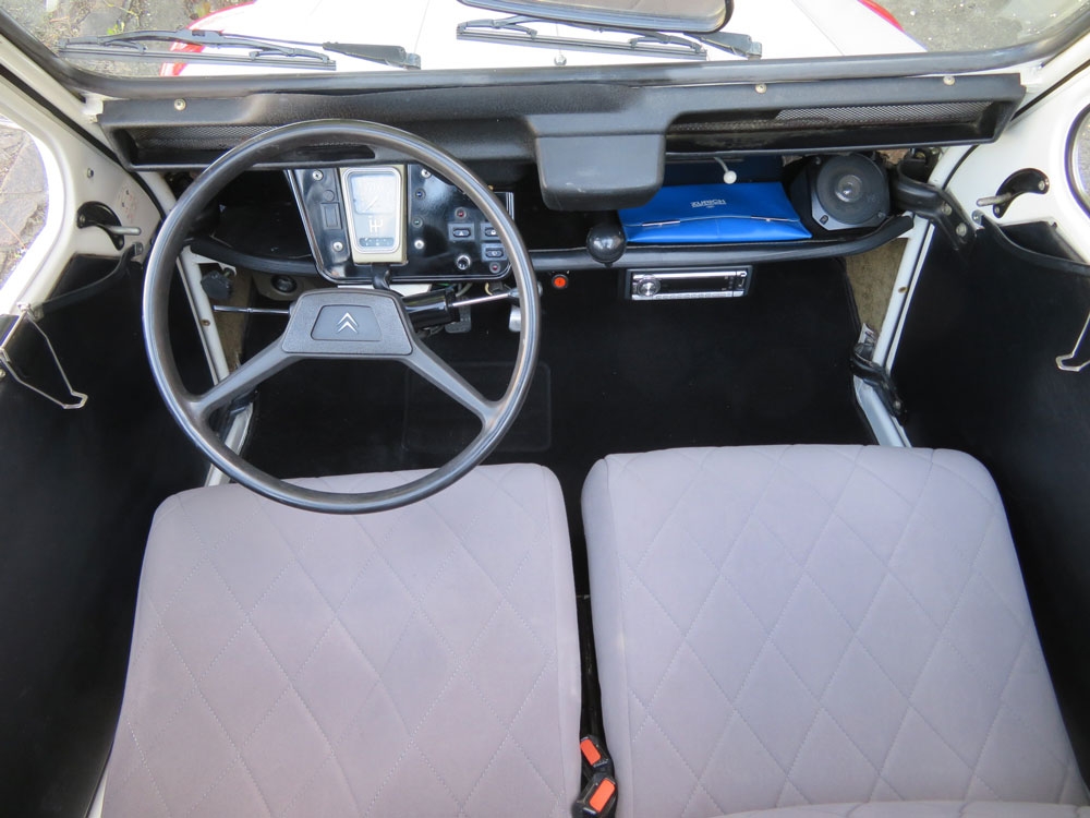 Citroen 2CV6 Spécial (Club) Cabriolet