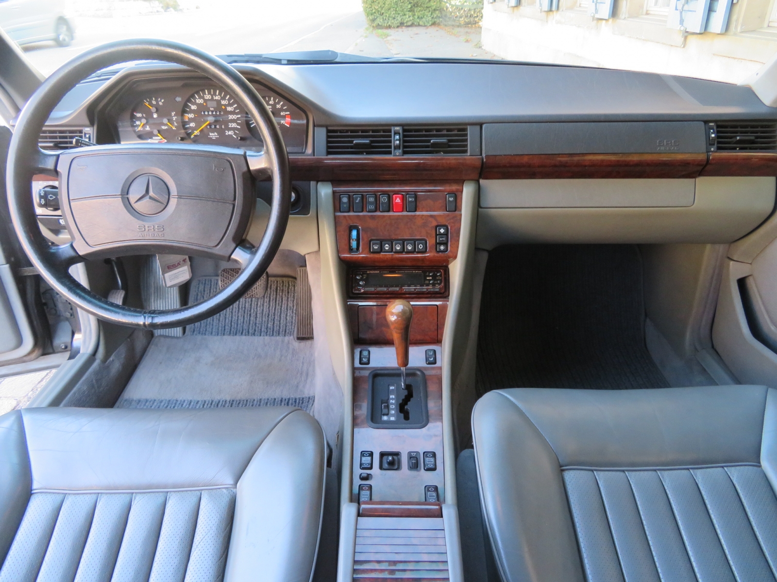 Mercedes-Benz 300 CE Coupé