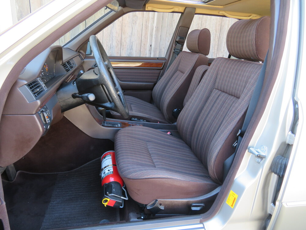 Mercedes-Benz 300 E Limousine