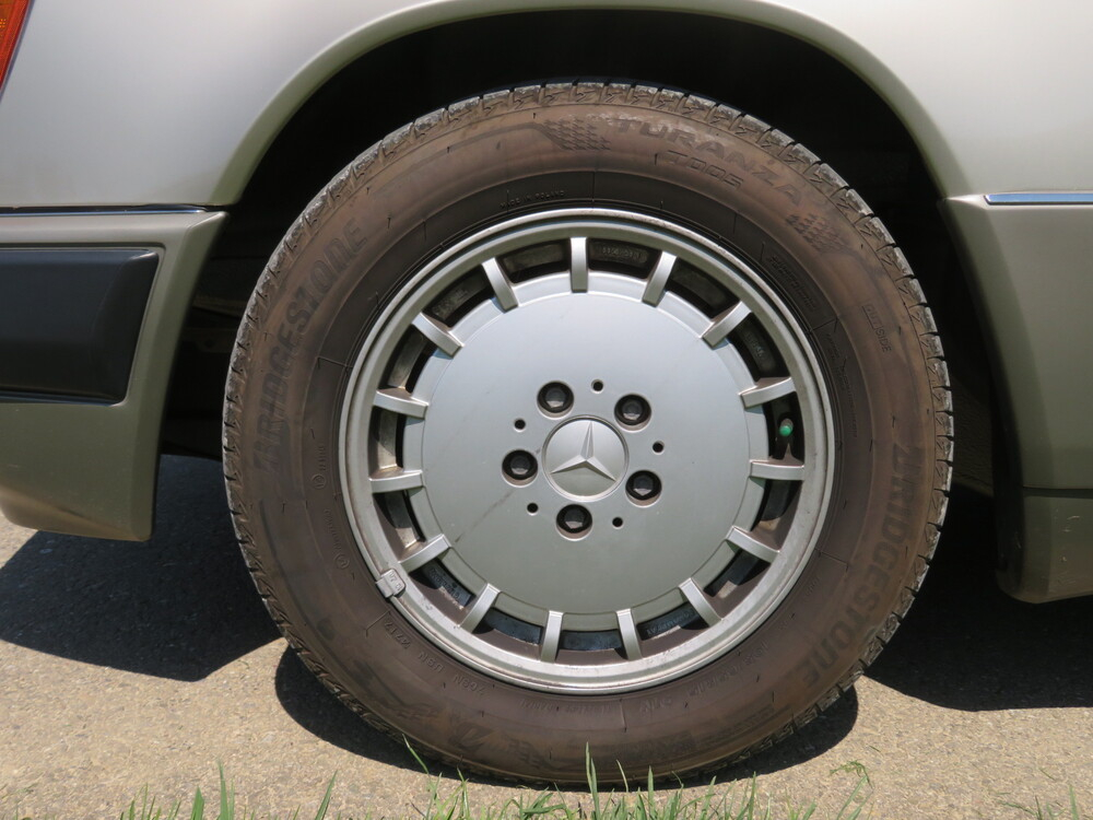 Mercedes-Benz 300 E Limousine