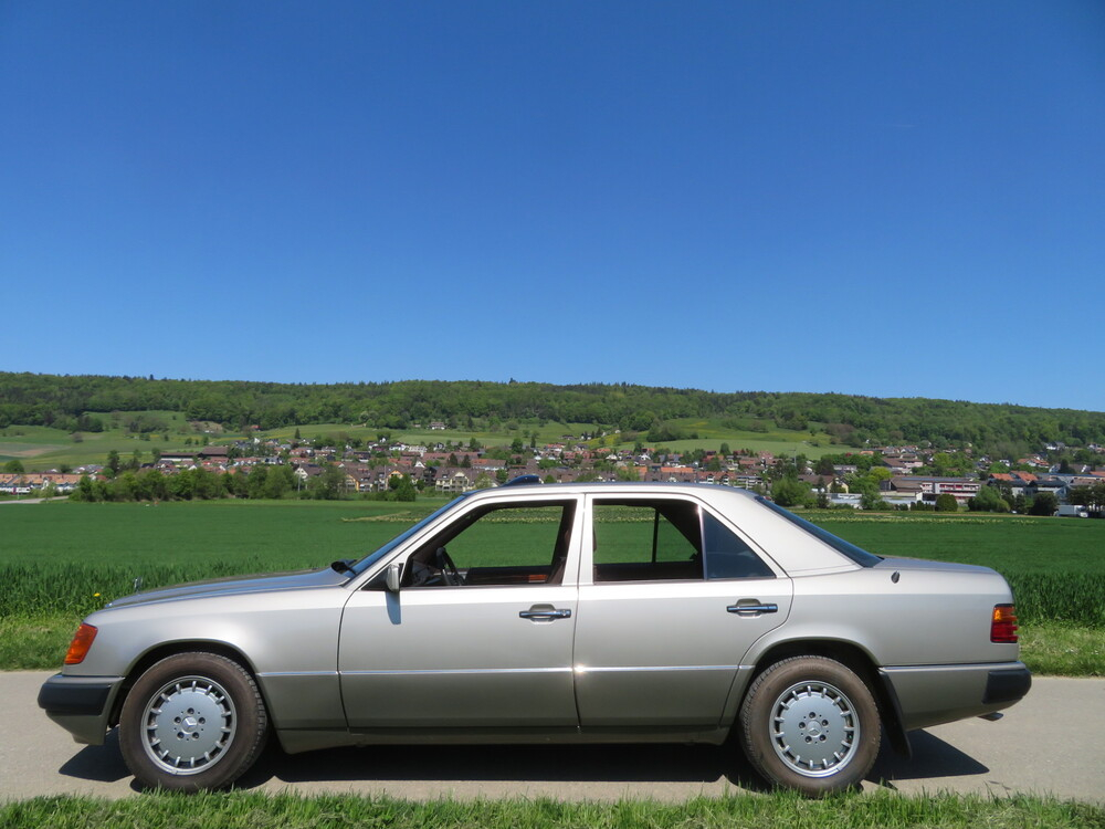 Mercedes-Benz 300 E Limousine