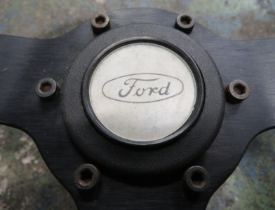 Ford Capri 2.8i Lenkrad